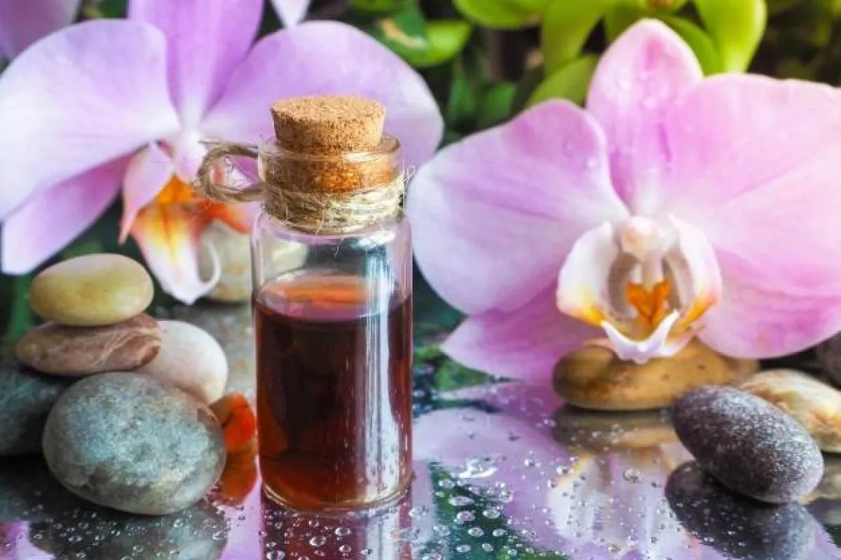 كيفية تحضير عطر مائي