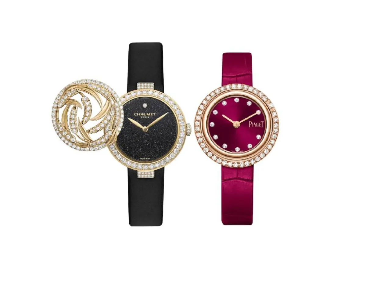 ساعات نسائية بميناء داكن