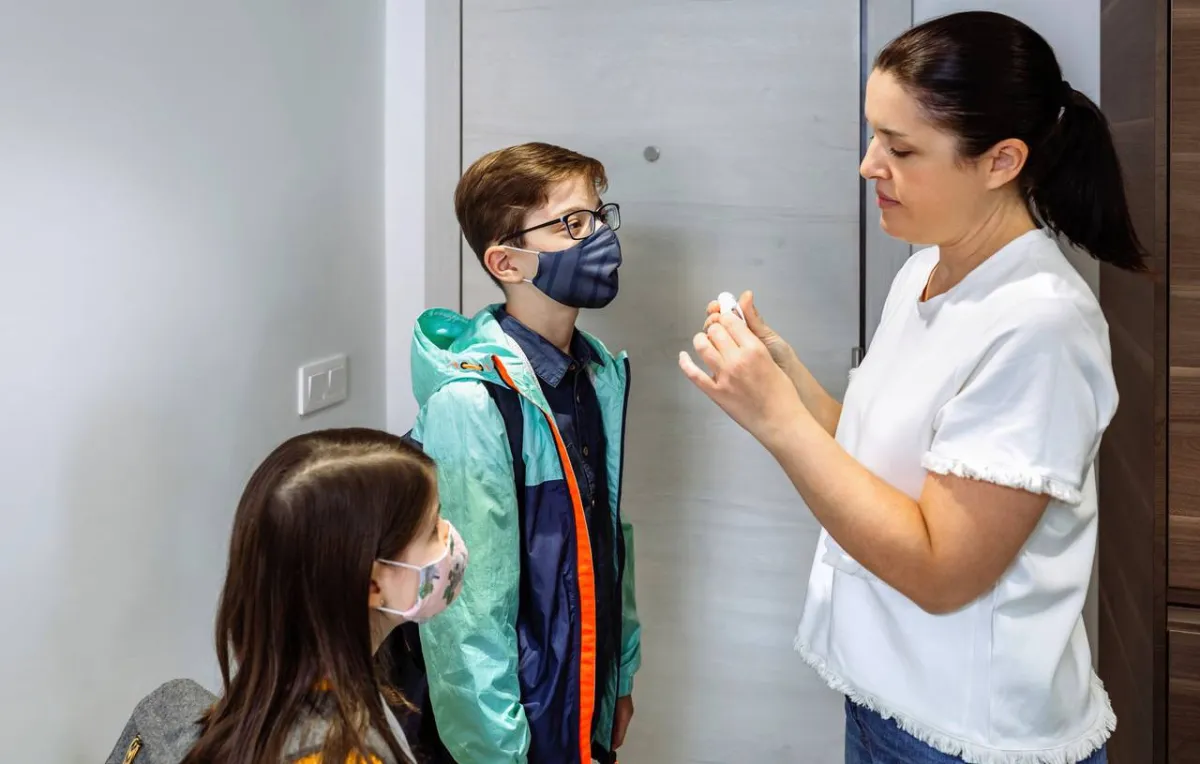 صورة لمراهق مصاب بالحمى