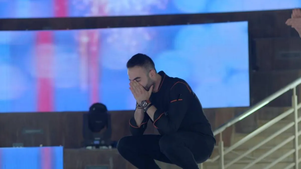 شربل حايك لحظة إعلان فوزه توب شيف العالم العربي في موسمه الخامس  - الصورة من المسؤول الإعلامي لمجموعة الـmbc