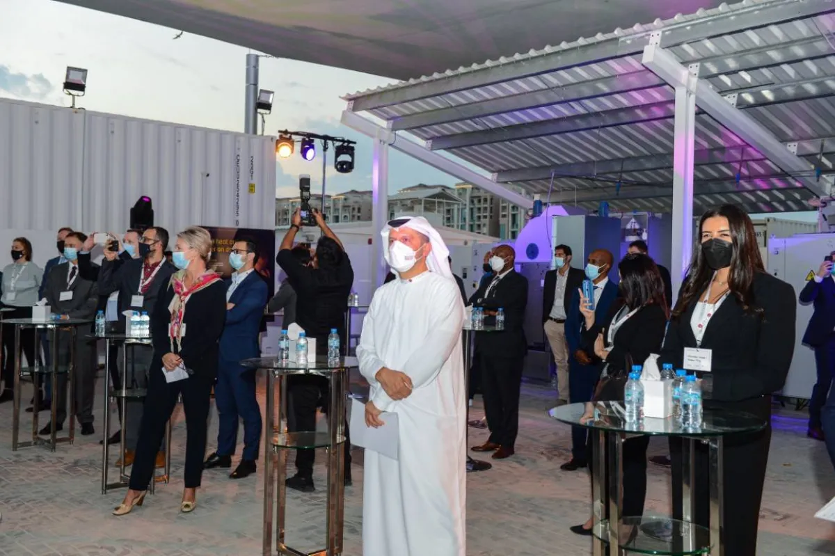 جامعة خليفة ومصدر وأزيليو يطلقون نظاما تكنولوجيا لحفظ الطاقة الكهربائية الحرارية - الصورة من وام