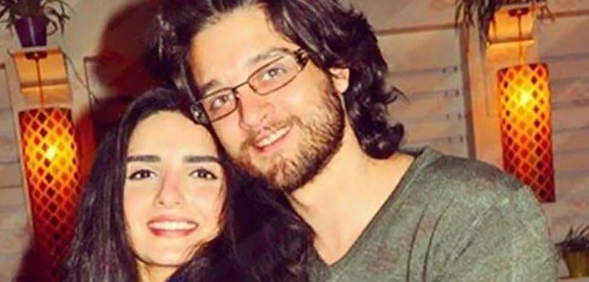 عمر خورشيد وياسمين الجيلاني - الصورة من حسابه على فيسبوك