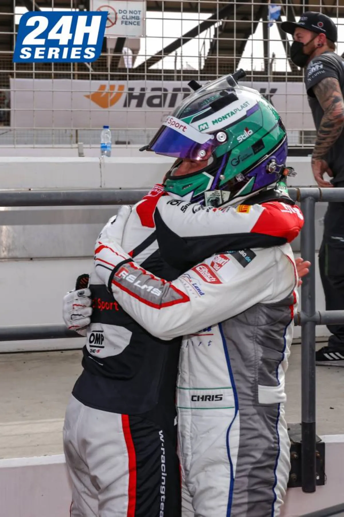 تتويج السعودي MS7 بالمركز الأول في سباق"هانكوك 24 ساعة" والإماراتي Dragon يفوز بسباق الفئة GT4))