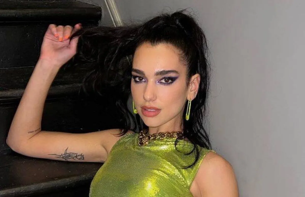 مكياج بنفسجي 