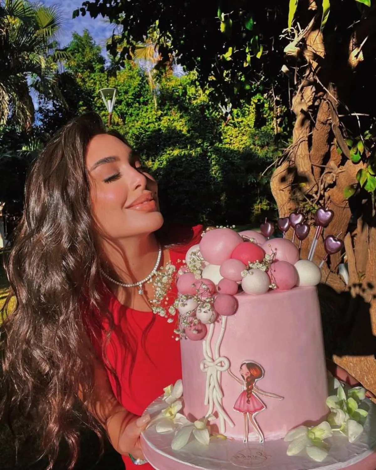 عقد ألماس-الصورة من حساب ياسمين صبري على انستغرام