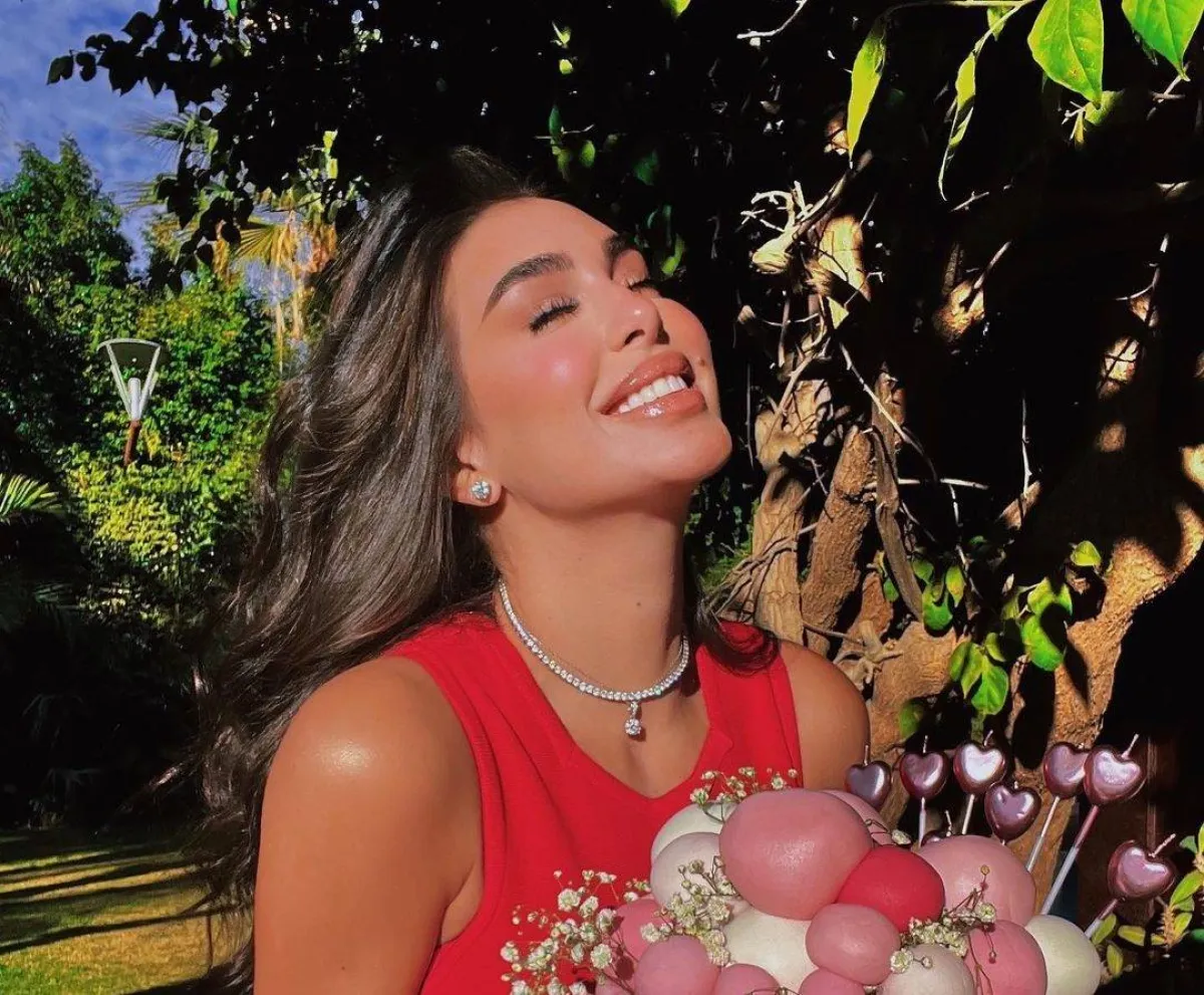 عقد ألماس-الصورة من حساب ياسمين صبري على انستغرام