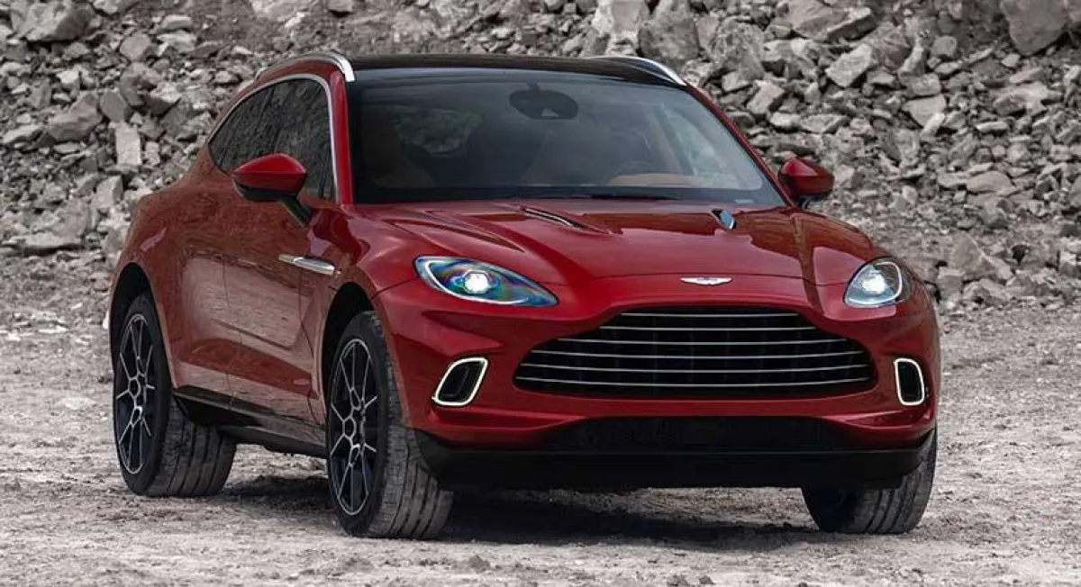 أستون مارتن "DBX "S تظهر في صور تجسسية قبل موعد إنطلاقها