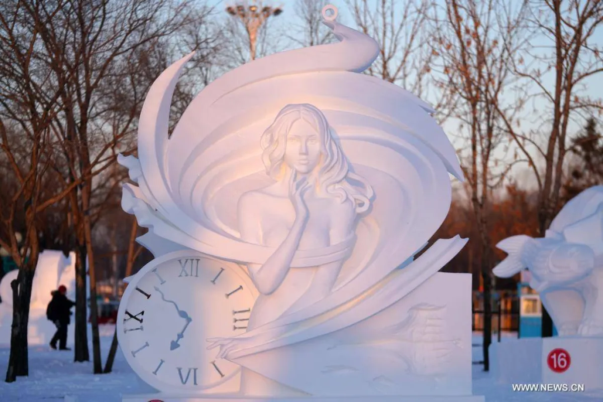 مهرجان هاربين الدولي ال28 بمنحوتاته الثلجية البديعة 