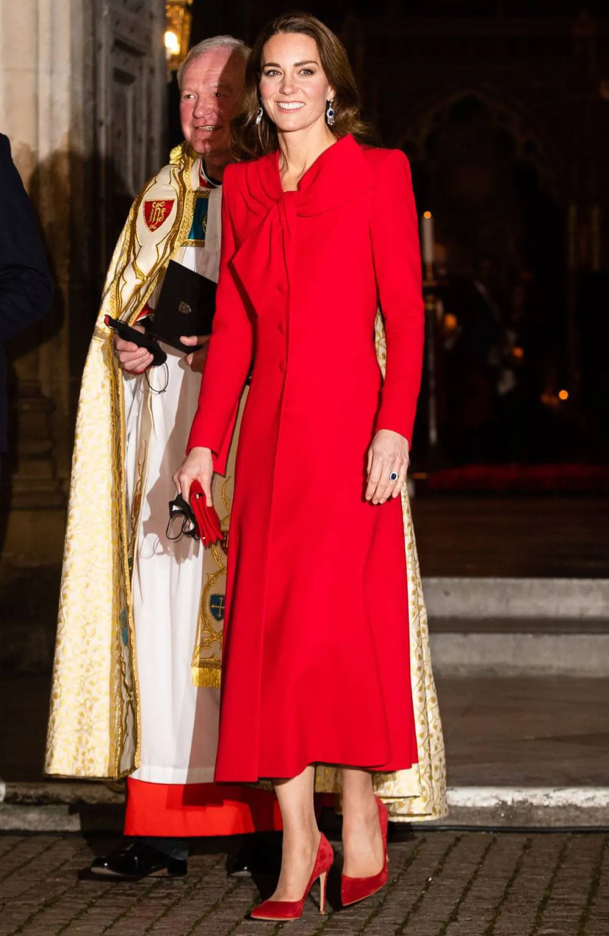 كيت ميدلتون ترتدي فستاناً أحمر