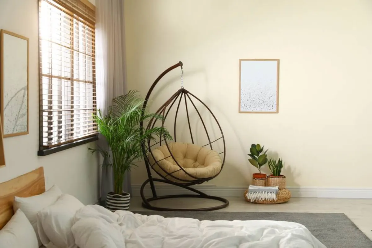 نموذج من الكرسي الذي يتخذ هيئة الأرجوحة