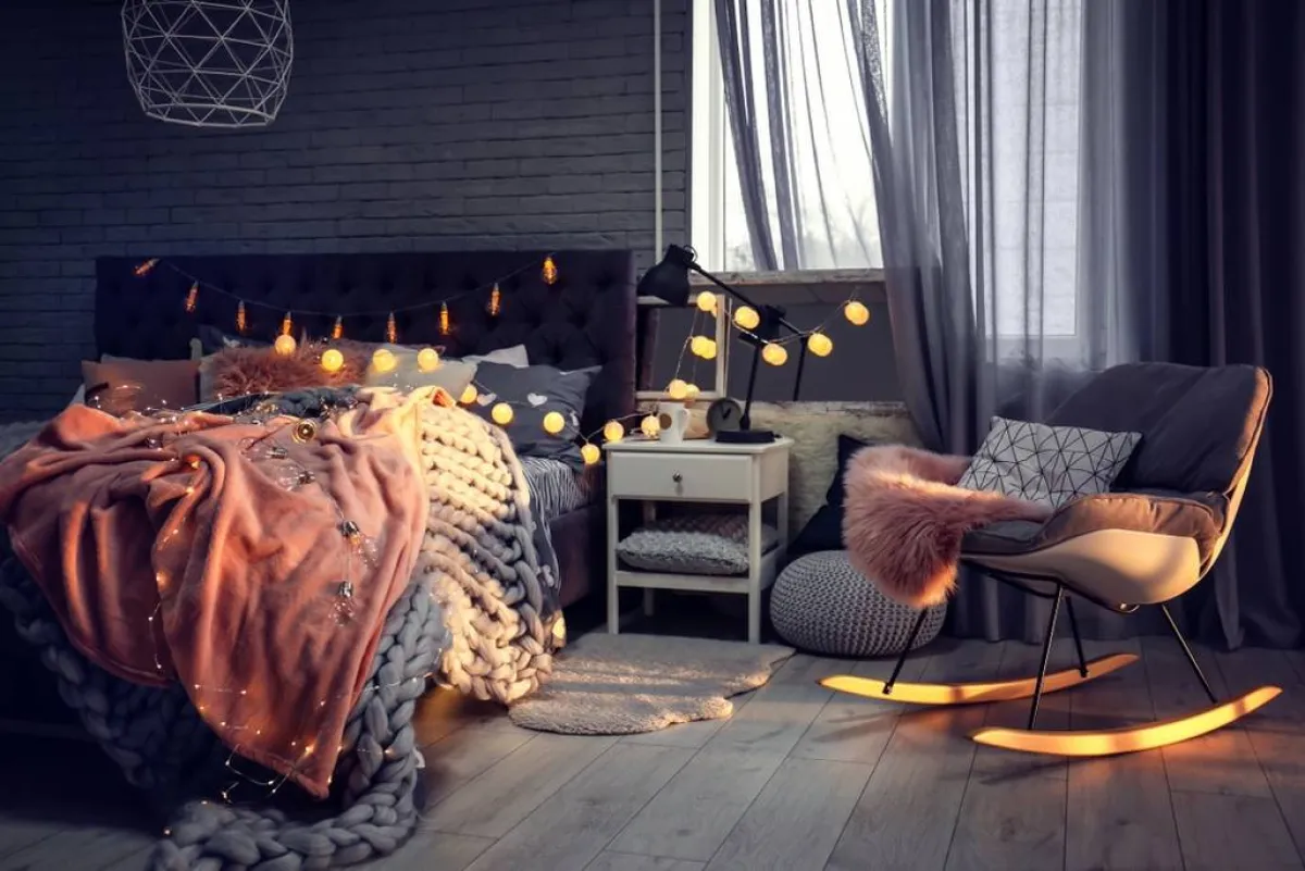 حضور الكرسي الهزّاز محبّب في غرفة النوم