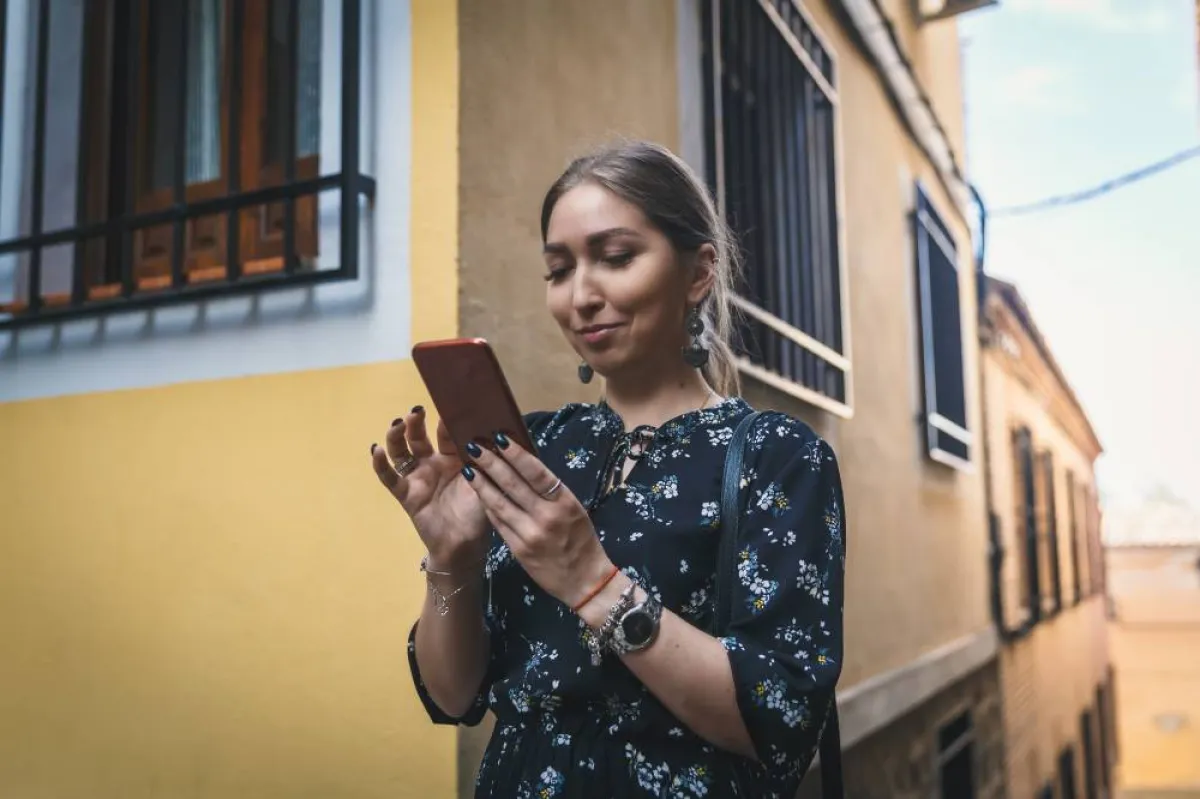 تنفيذ خطة السفر وضبط الهاتف المحمول للتذكير