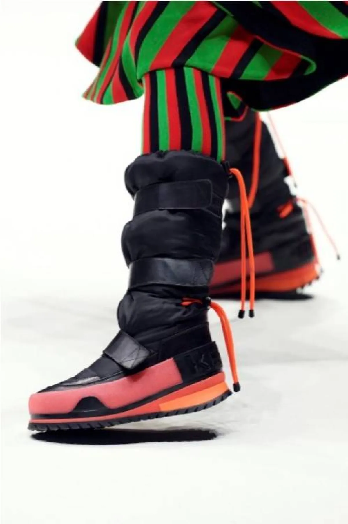 حذاء مصمم من بنعل ضخم من كنزو  Kenzo