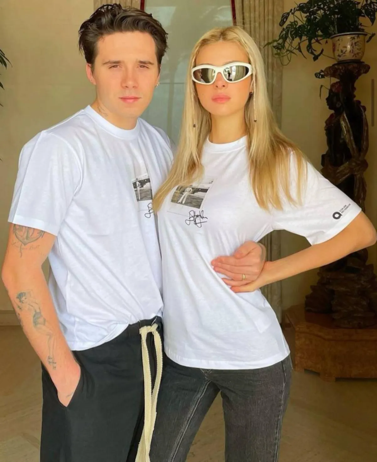 ​بروكلين إلى جانب حبيبته نيكولا - الصورة من حساب ​بروكلين بيكهام على إنستغرام