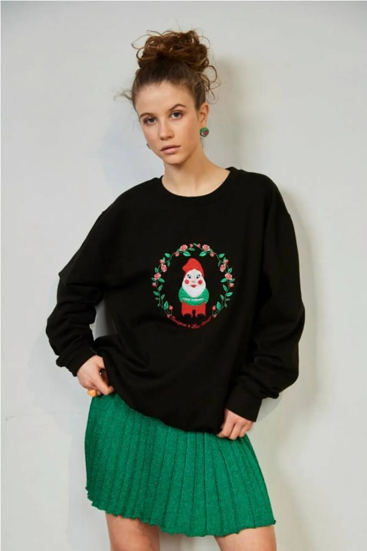 طرق تنسيق التنورة القصيرة من أليساندرو انريكيز  Alessandro Enriquez