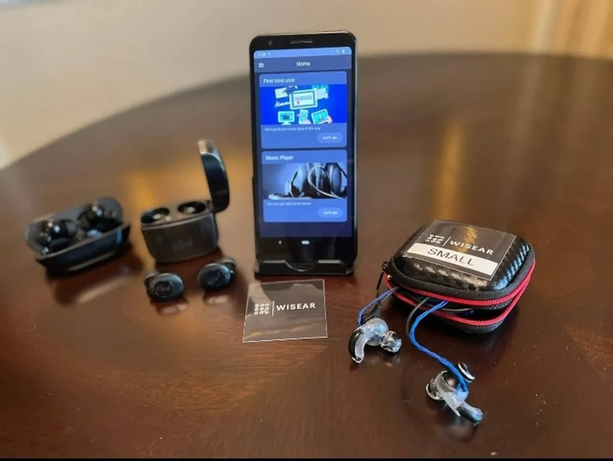 تعمل بالضغط على الأسنان.. طرح سماعة أذن لاسلكية بتقنية ثورية