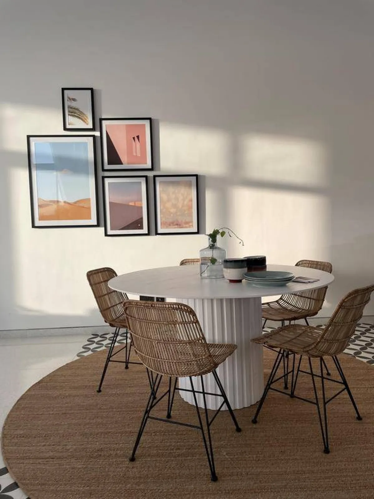 للإكسسوارات أهمّية في لوحة الديكور