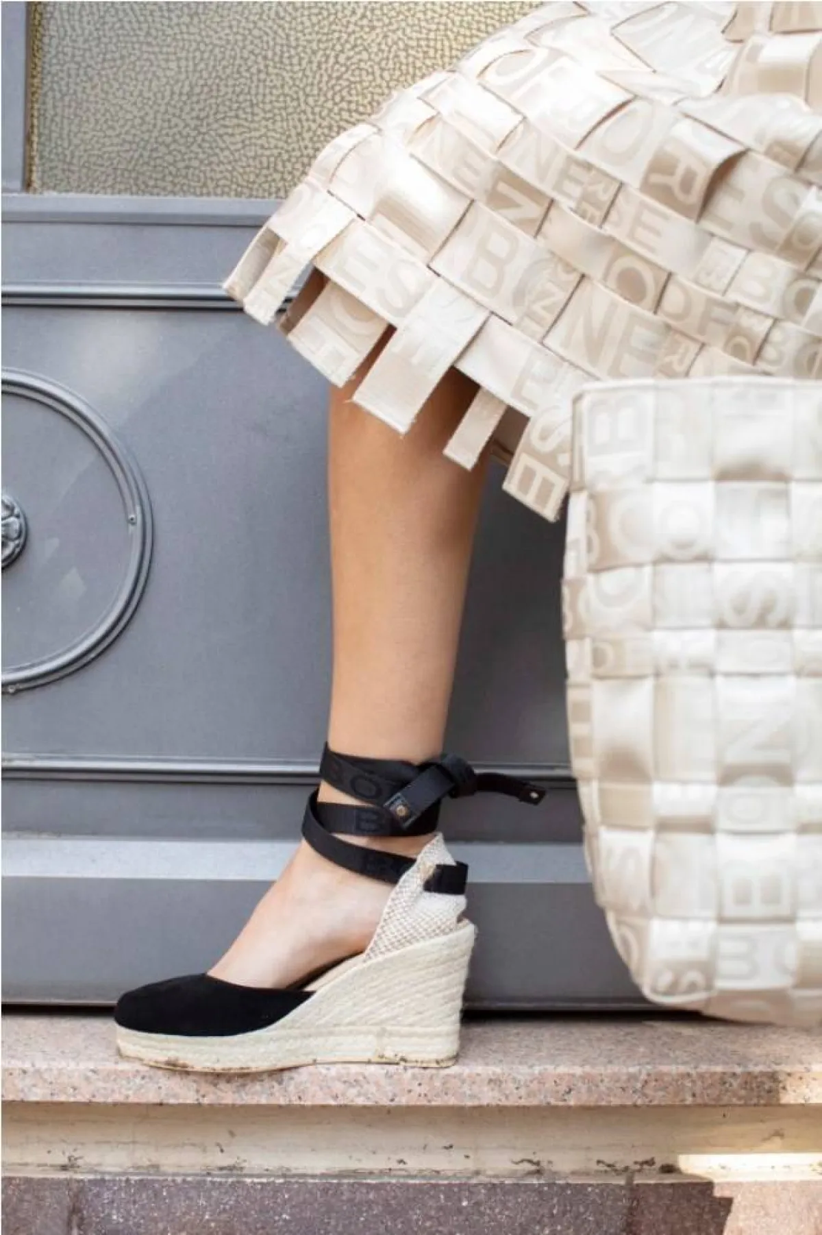 موديلا احذية كعب متوسط من بوربونيز  Borbonese