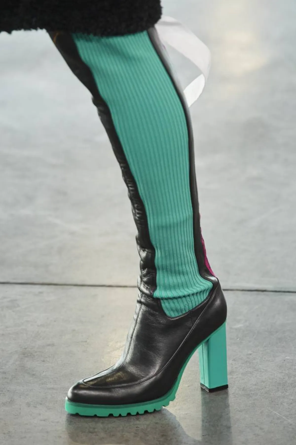 جزمة باللون الأخضر من مارك فاست Mark Fast 