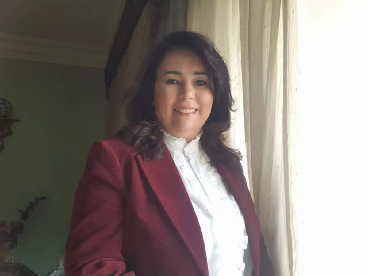خبيرة الإتيكيت هدير حسين
