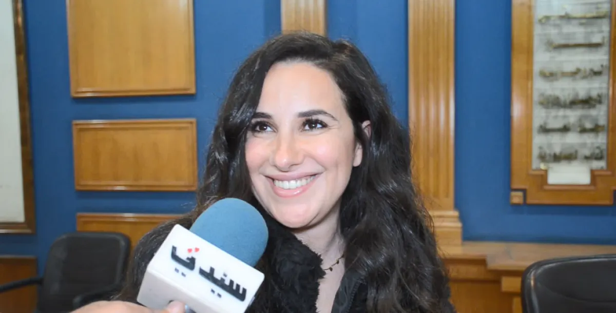 شيري عادل خلال لقائها مع كاميرا سيدتي - الصورة خاصة بسيدتي