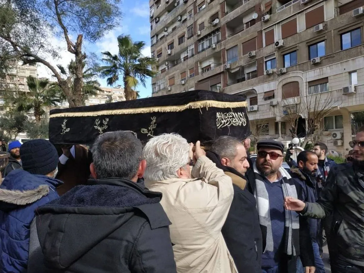 من تشييع المخرج بسام الملا  - الصورة من إذاعة ميلودي اف ام على فيسبوك