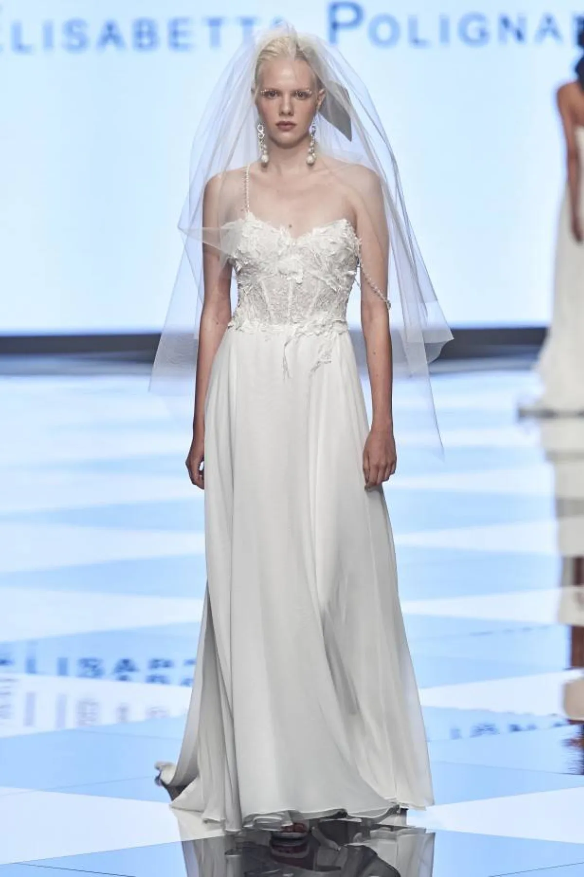 موديلات طرحات قصيرة