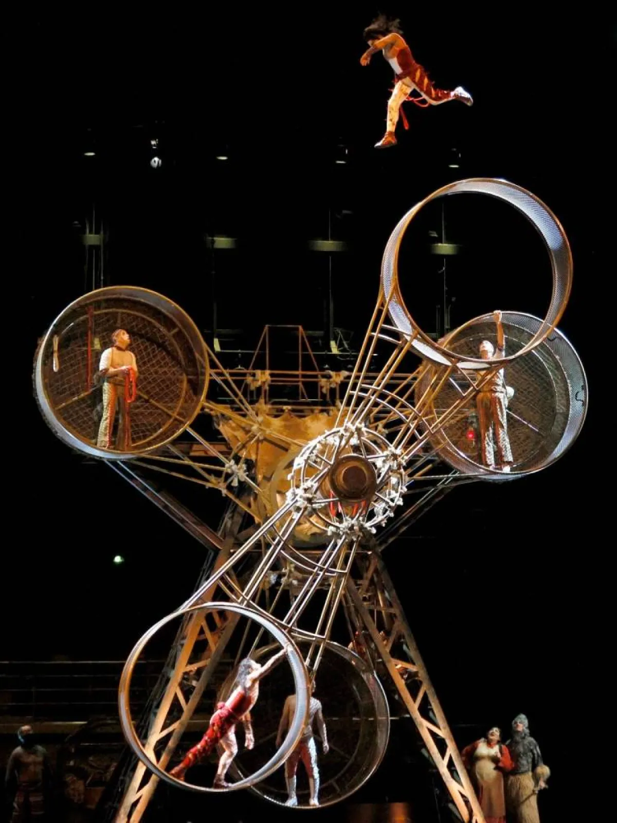 عروض سيرك دو سوليه - الصورة من حساب السيرك الرسمي على تويتر