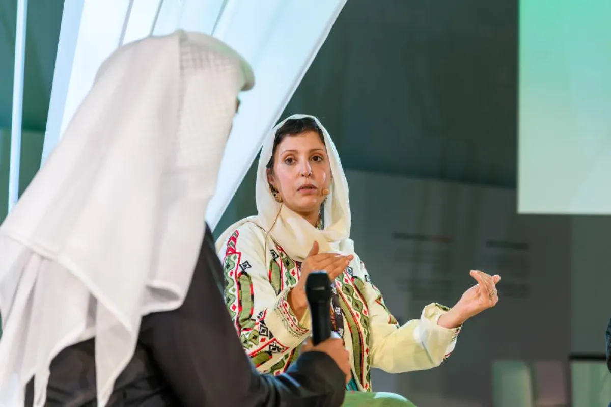 نورة الفيصل أثناء الجلسة الحوار ية