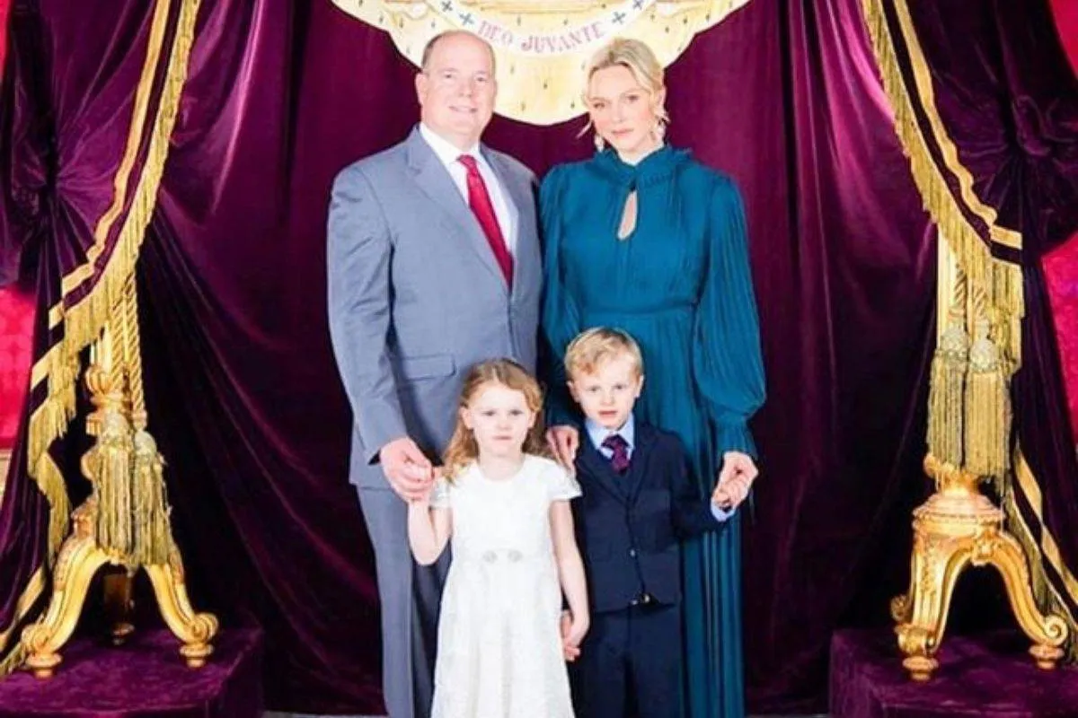 الأميرة شارلين والأمير ألبرت وطفلاهما- الصورة من حساب الأميرة شارلين على إنستغرام