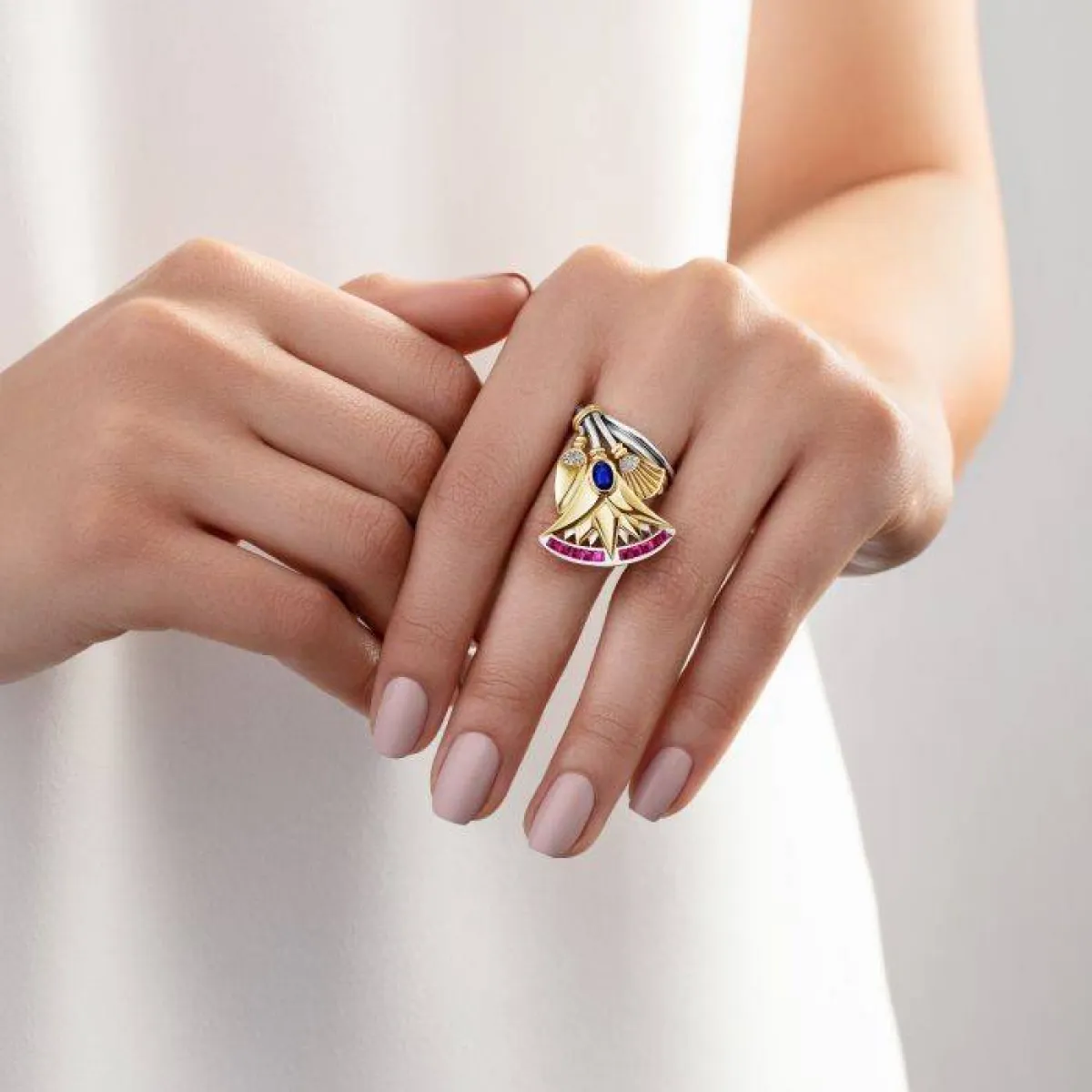 خاتم بتصميم فرعوني من عزة فهمي Azza Fahmy
