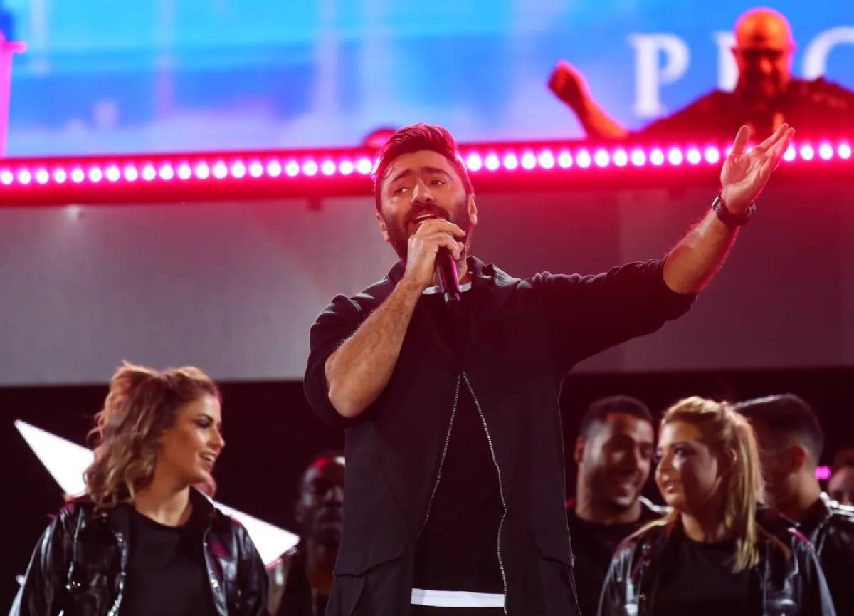 تامر حسني على مسرح ابوبكر سالم - تصوير صالح الغنام