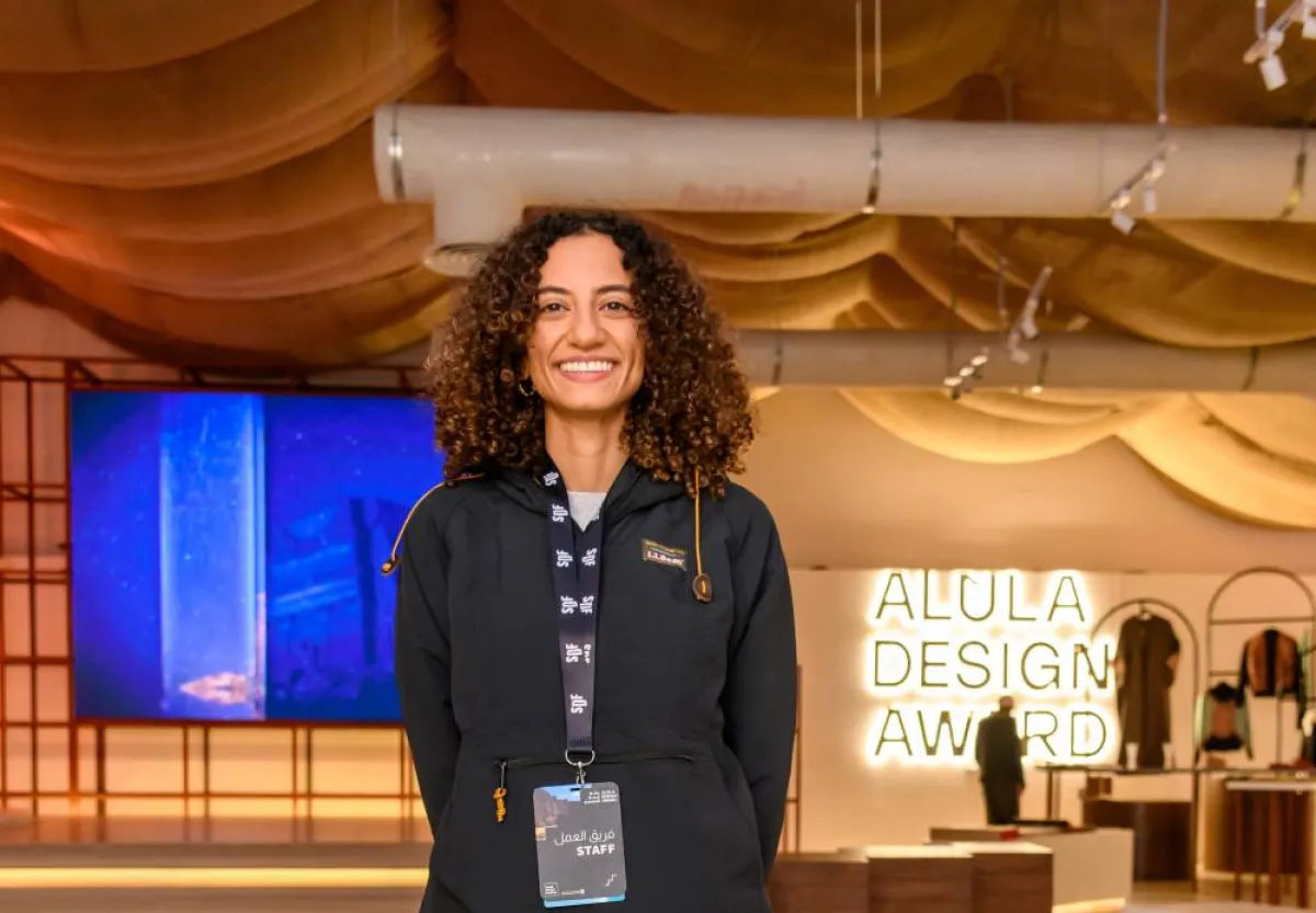 رغد العاملة في جائزة العلا للتصميم