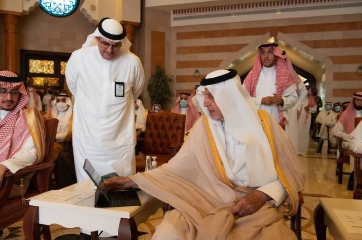 خالد الفيصل يدشن المنظومة الالكترونية