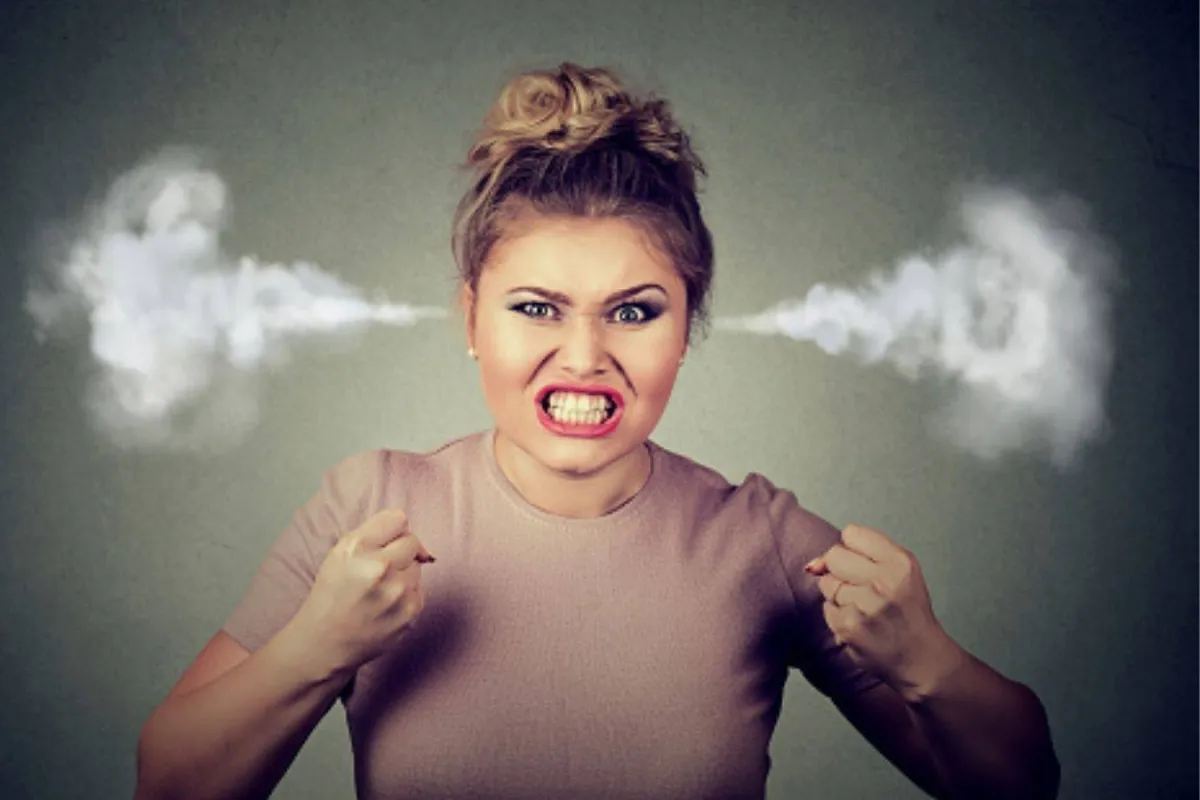 الشخص الغاضب