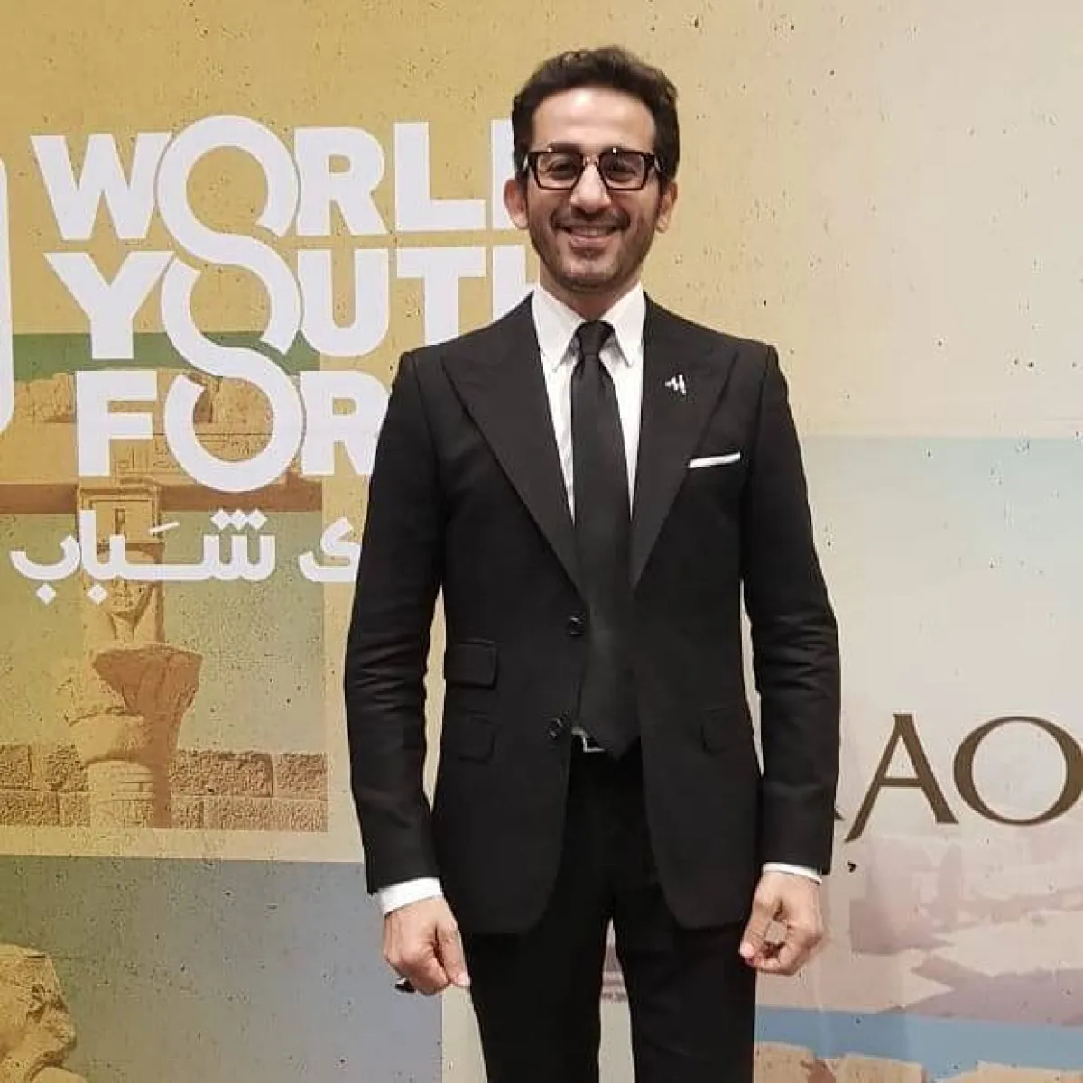 أحمد حلمي وزوجته منى زكي - الصورة من حسابه على انستغرام