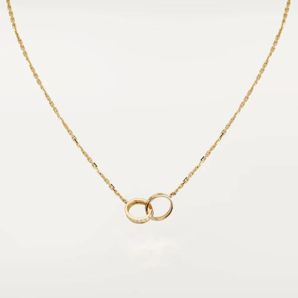 قلادة ذهب اصفر مرصعة بالألماس من كارتييه Cartier