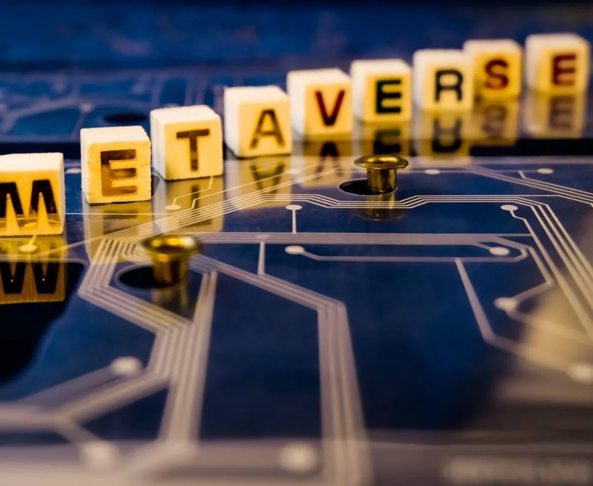 صورة تعبيرية عن metaverse العالم الافتراضي