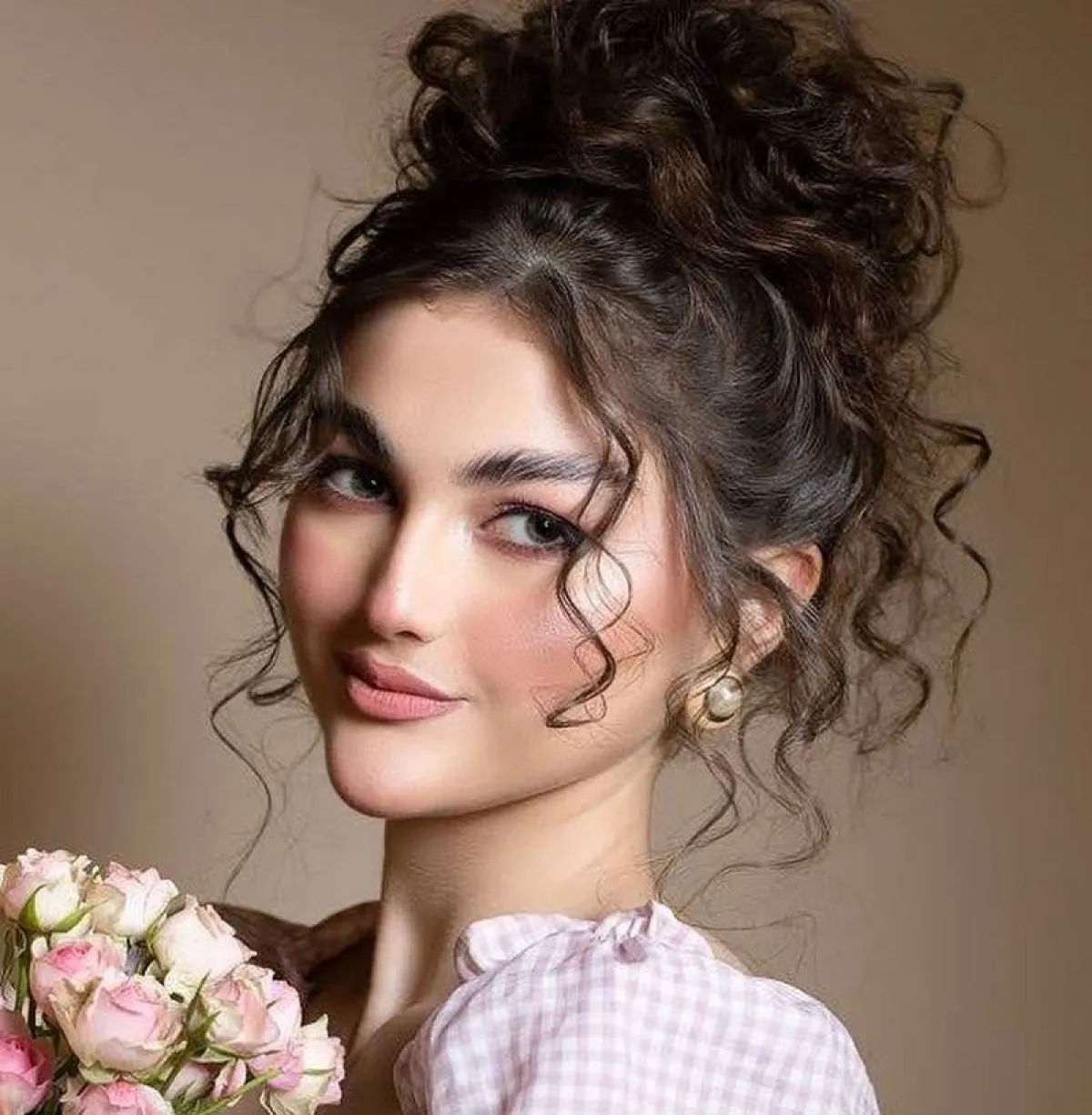 تسريحة الكعكة المبعثرة