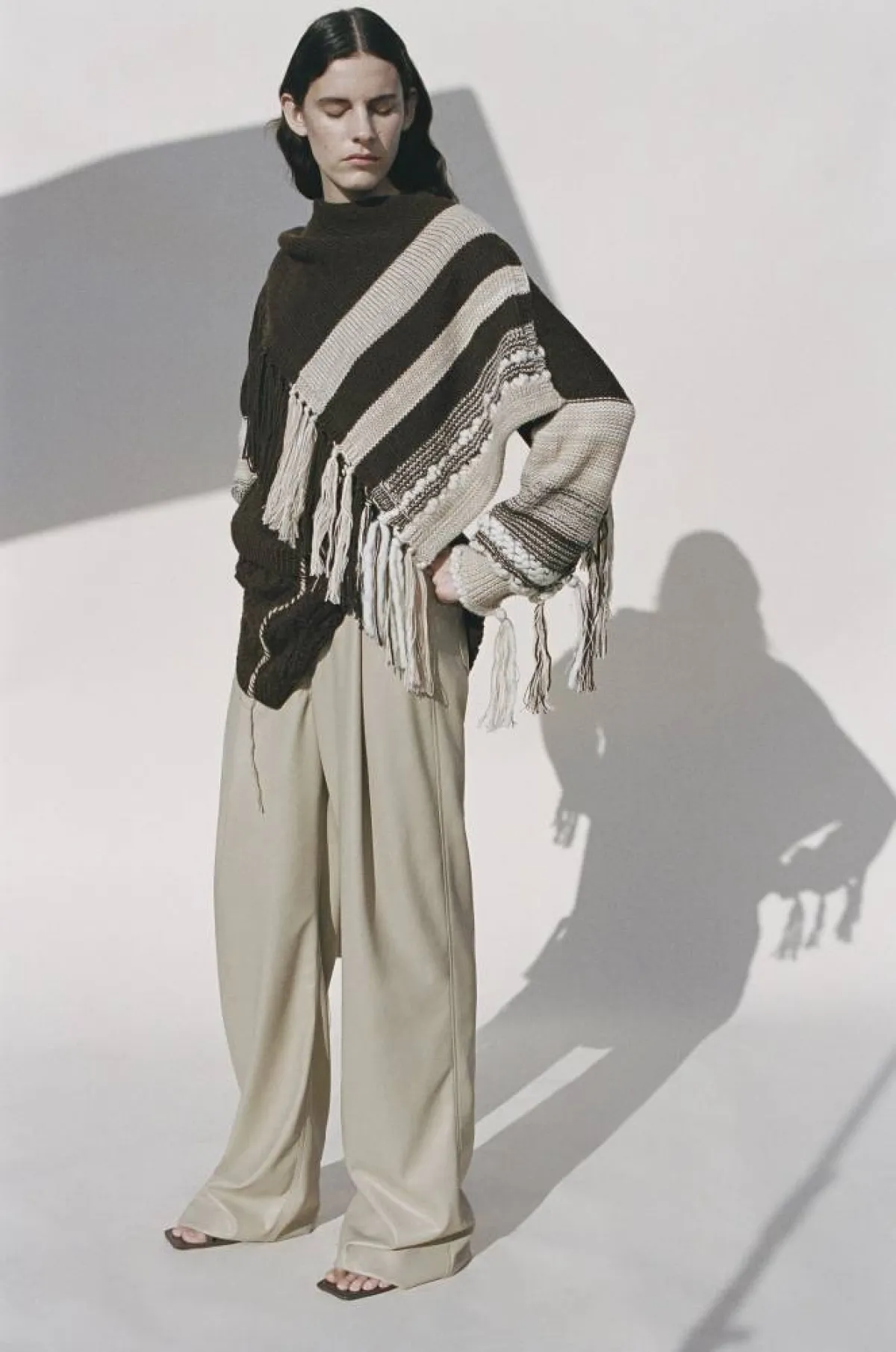 الأزياء المحبوكة لإطلالة شتوية أنيقة