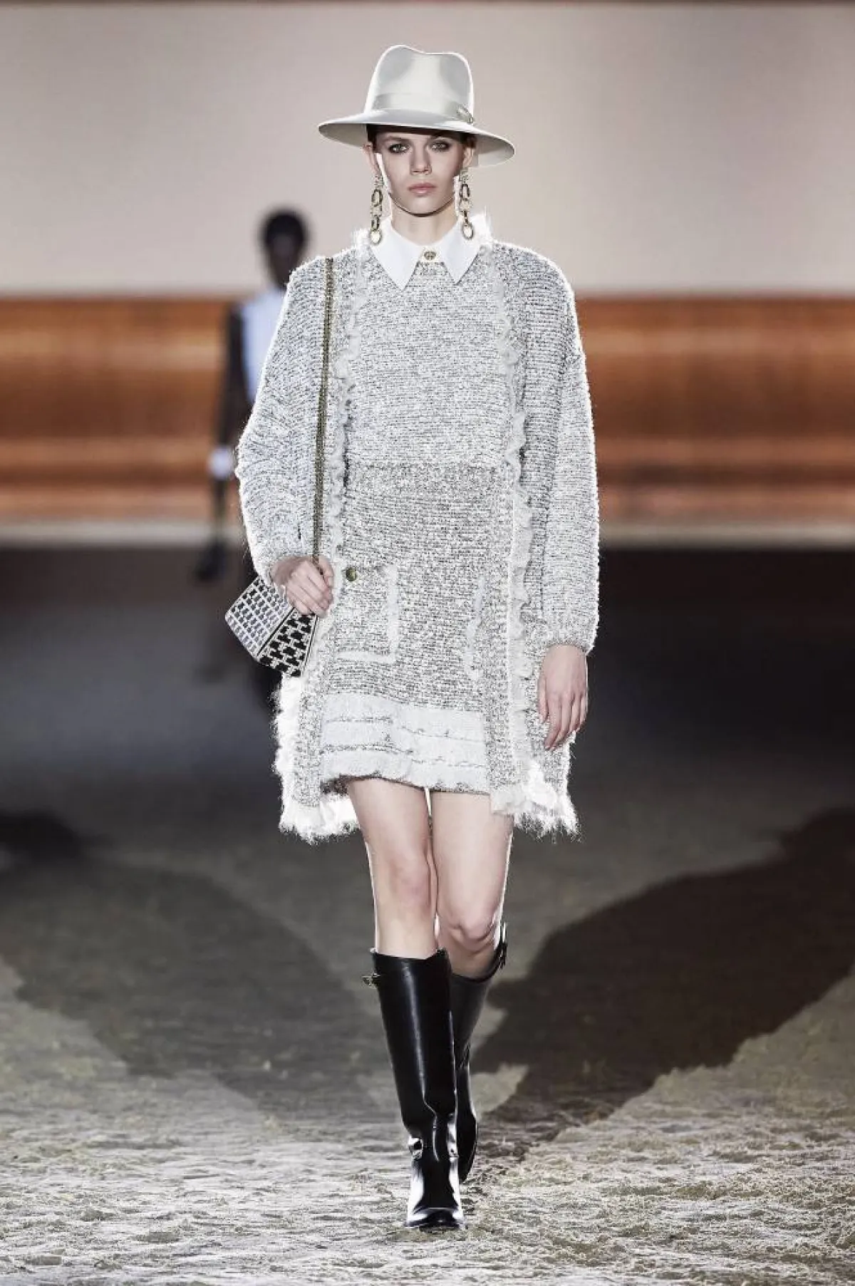 الأزياء المحبوكة لإطلالة شتوية أنيقة