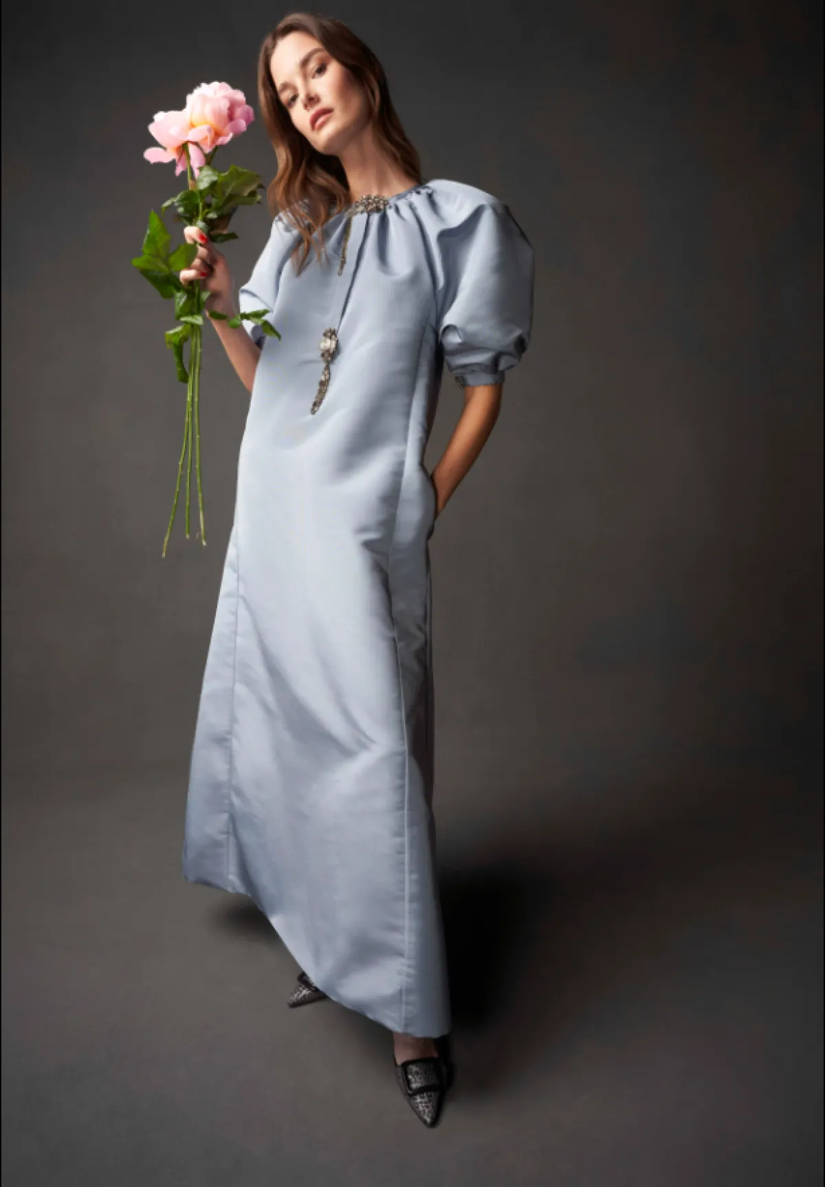 فستان رمادي باستيل من جولي دو ليبران