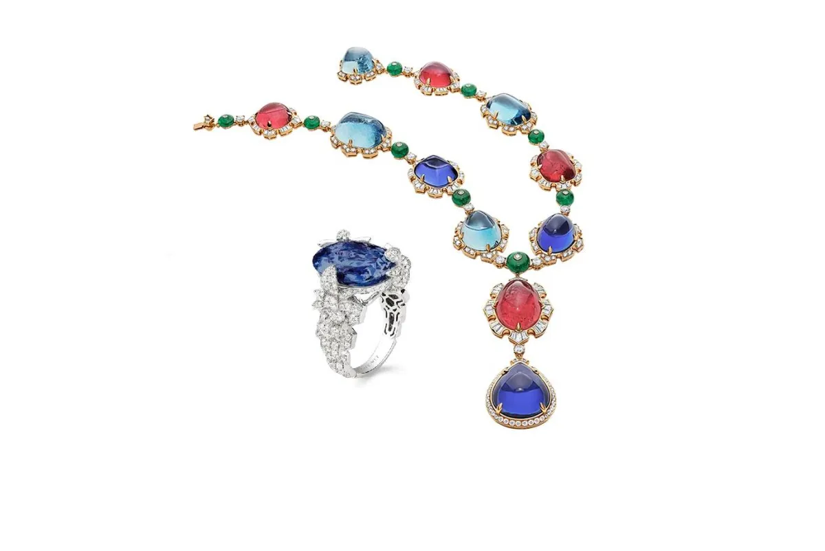 مجوهرات فاخرة مرصّعة بحجر التنزانيت