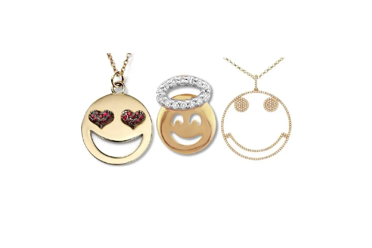 مجوهرات على شكل رسوم إيموجي