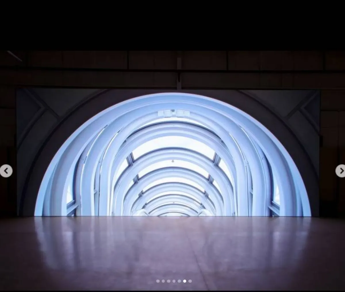 سارة موريس تشارك بعملين فنيين إبداعيين في بينالي الدرعية - الصورة من حساب مؤسسة بينالي الدرعية على انستغرام