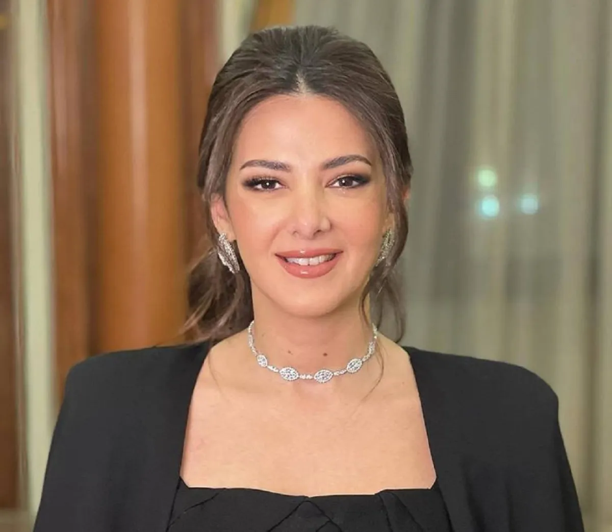 دنيا سمير غانم-الصورة من حساب خبيرة المكياج فرات اباالخيل Furat Abaalkhail على انستغرام