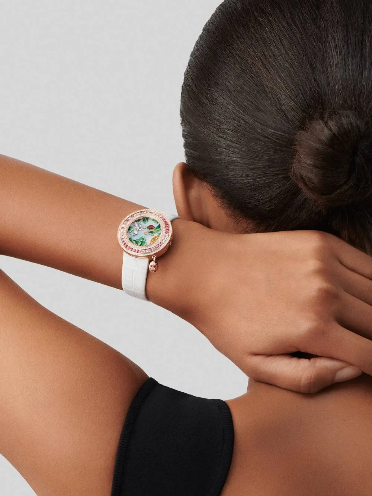 ساعة Charms Coccinelle Féerique من دار فان كليف آند أربلز Van cleef&Arpels 