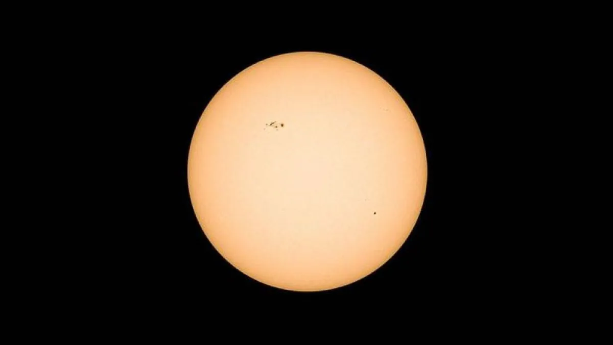 الجمعية الفلكية بجدة: رصد تضاعف حجم البقعة الشمسية السبت