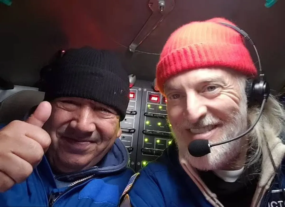 أول فريق علمي ينخفض 26465 قدماً تحت مستوى سطح البحر