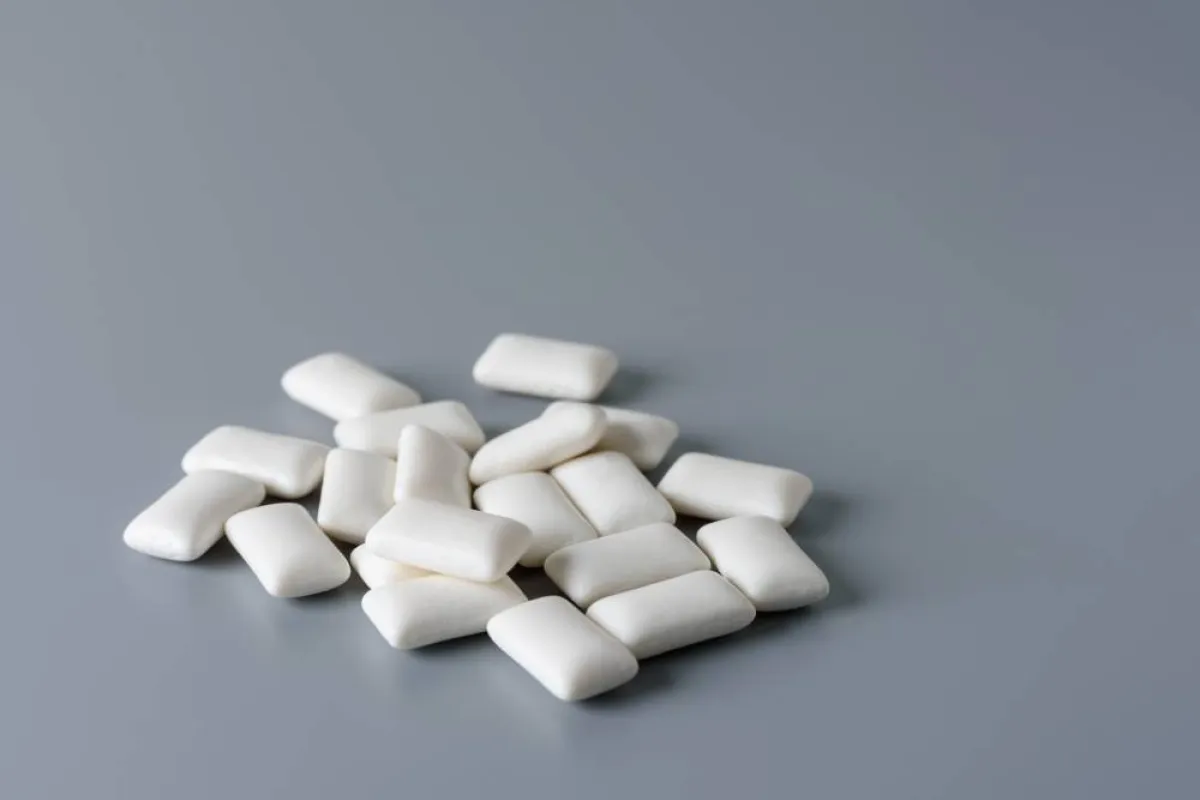 طرق متبعة في نزع العلكة من الملابس